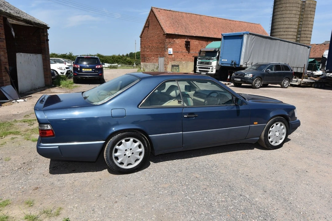 1993 Mercedes-Benz W124 E-Class - Image 17 of 30
