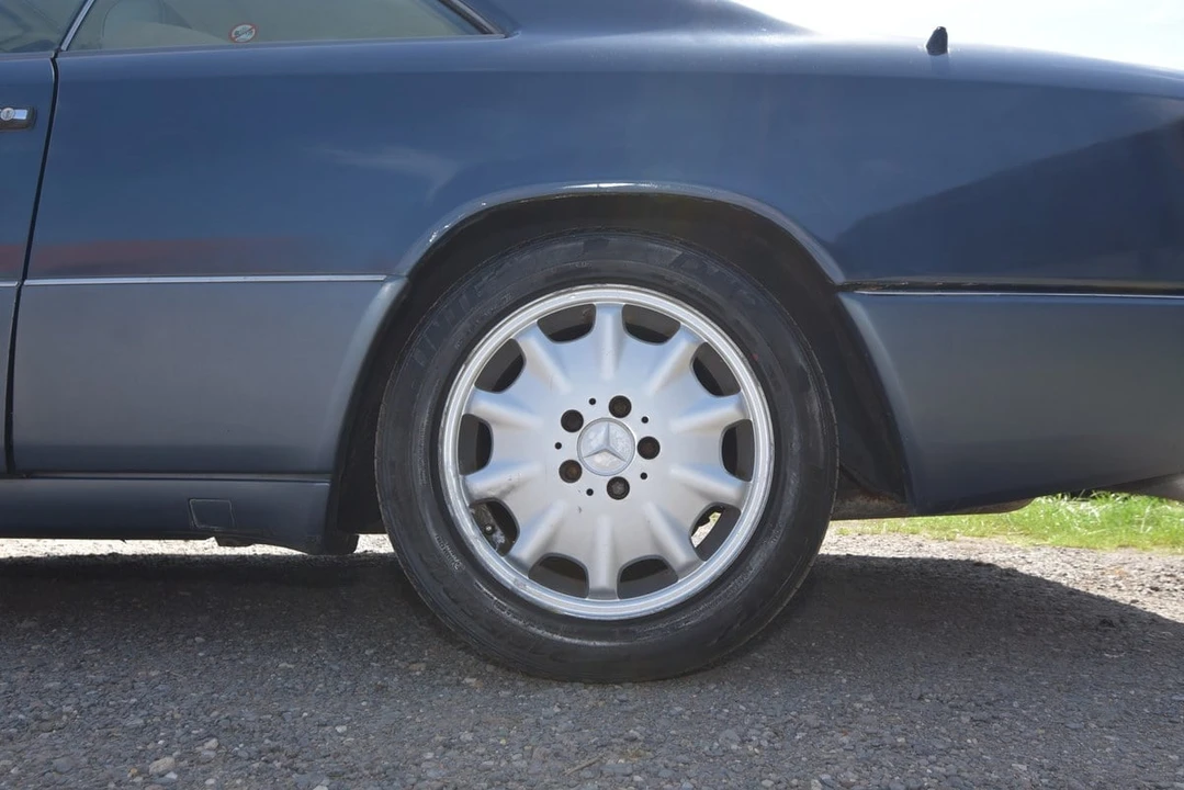 1993 Mercedes-Benz W124 E-Class - Image 20 of 30