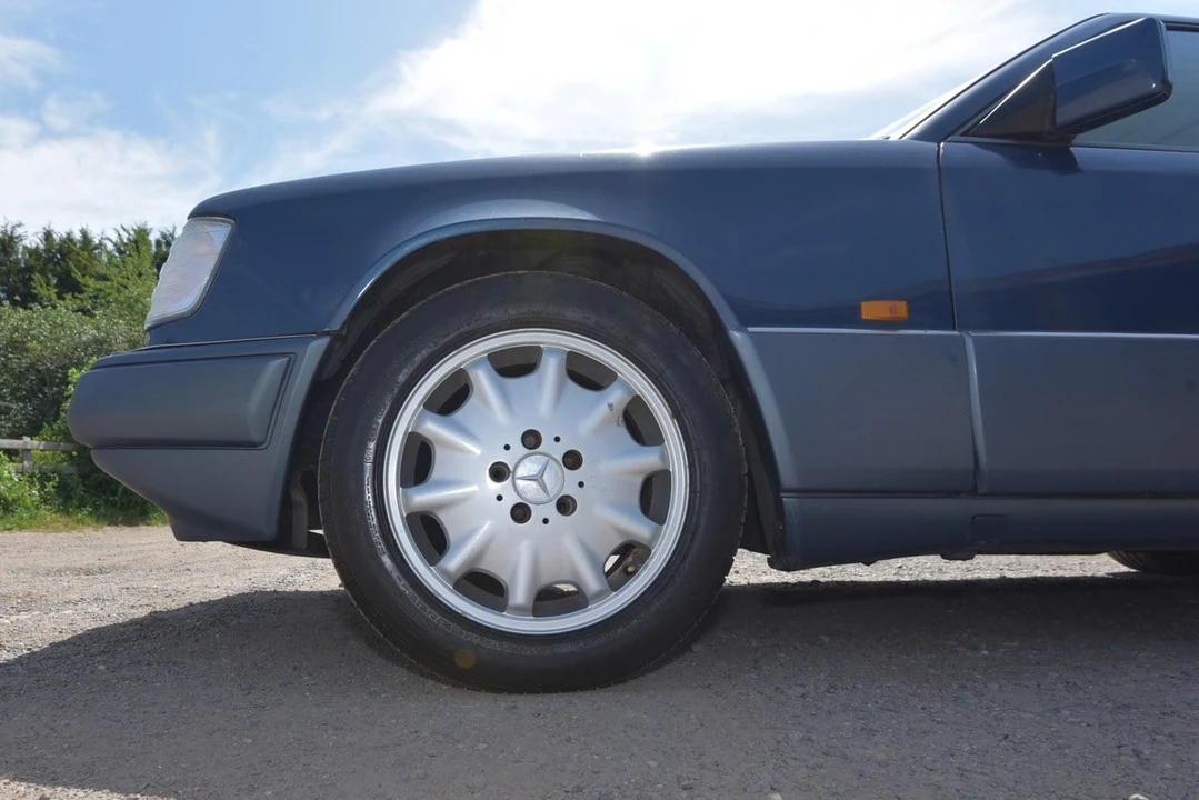 1993 Mercedes-Benz W124 E-Class - Image 21 of 30