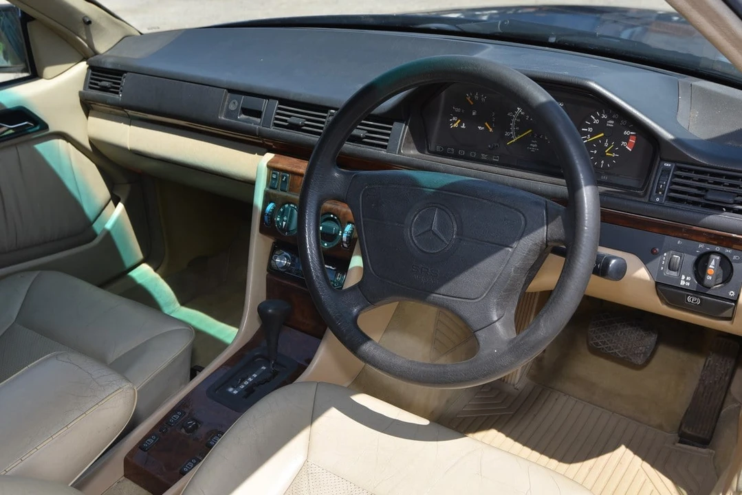 1993 Mercedes-Benz W124 E-Class - Image 25 of 30