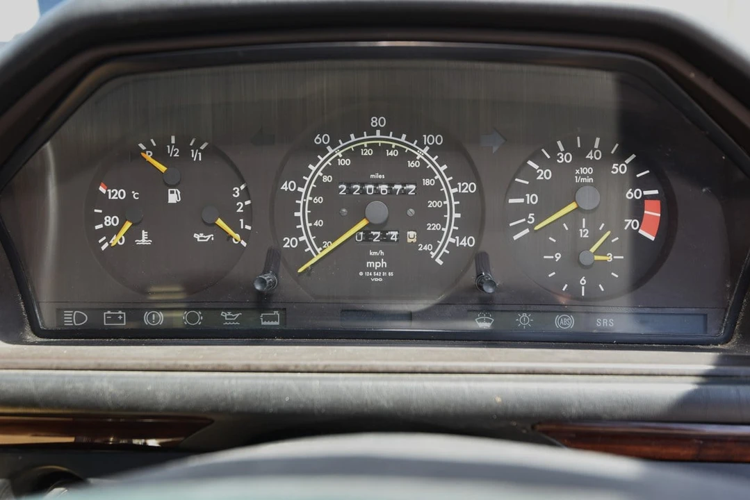 1993 Mercedes-Benz W124 E-Class - Image 26 of 30