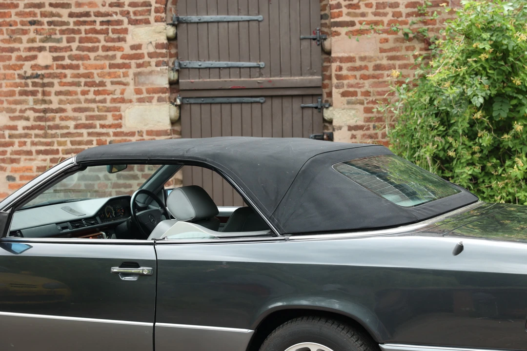 1993 Mercedes-Benz W124 E-Class - Image 17 of 28