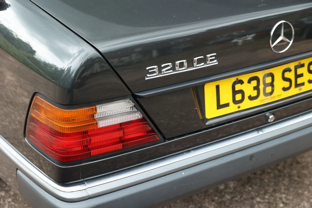 1993 Mercedes-Benz W124 E-Class - Image 24 of 28
