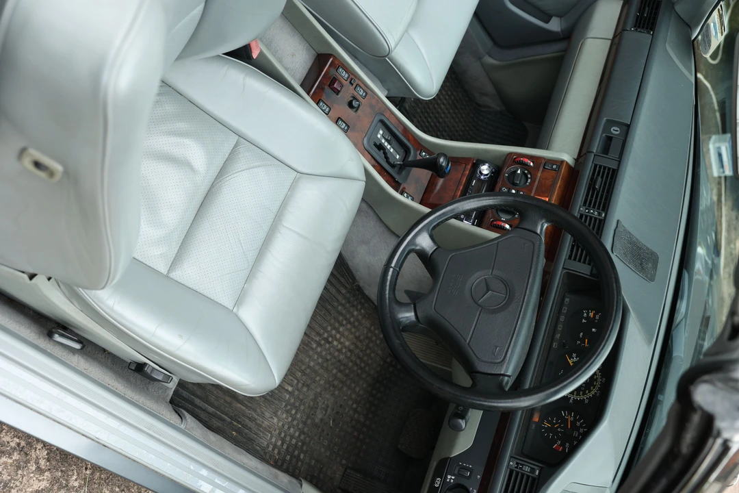 1993 Mercedes-Benz W124 E-Class - Image 11 of 28