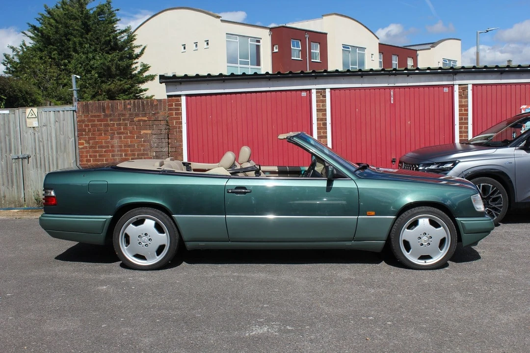 1993 Mercedes-Benz W124 E-Class - Image 16 of 30