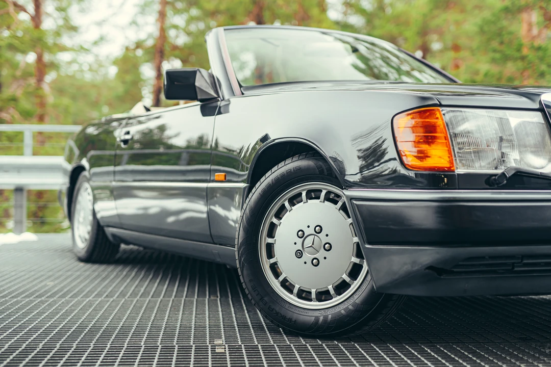 1993 Mercedes-Benz W124 E-Class - Image 28 of 31
