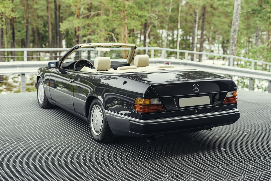 1993 Mercedes-Benz W124 E-Class - Image 3 of 31