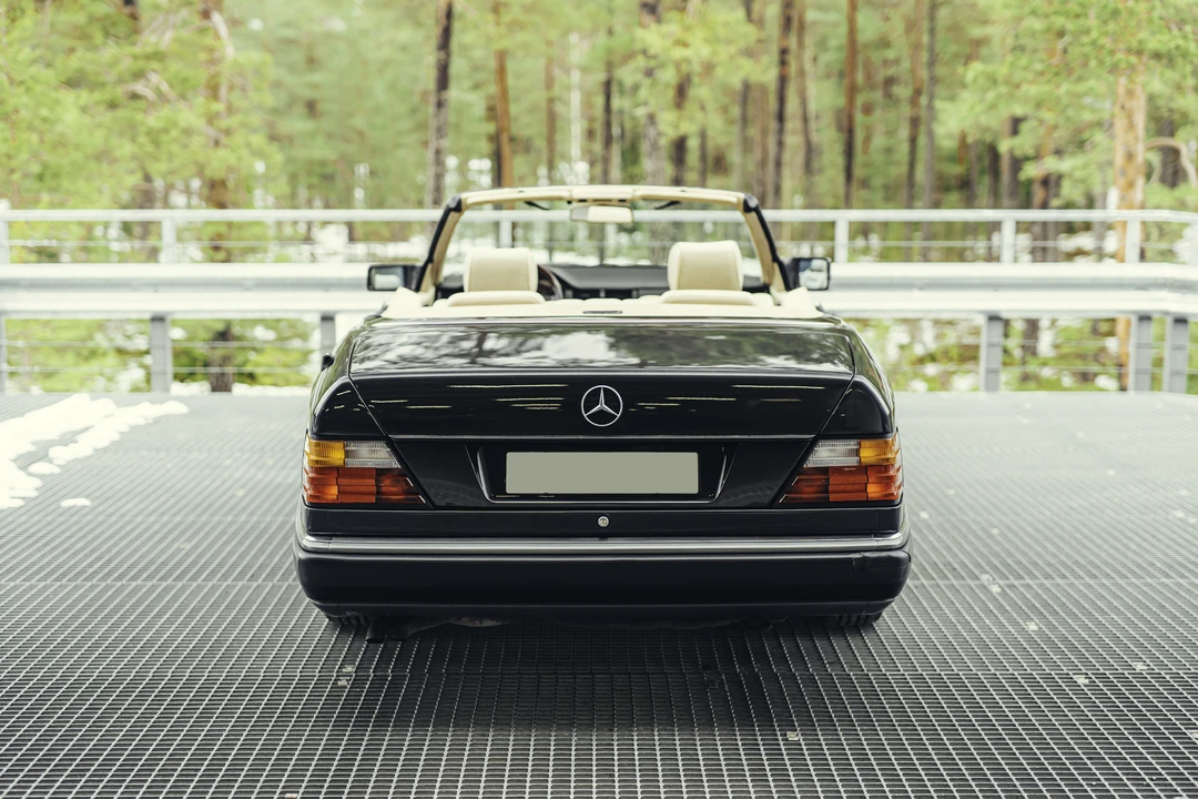 1993 Mercedes-Benz W124 E-Class - Image 4 of 31