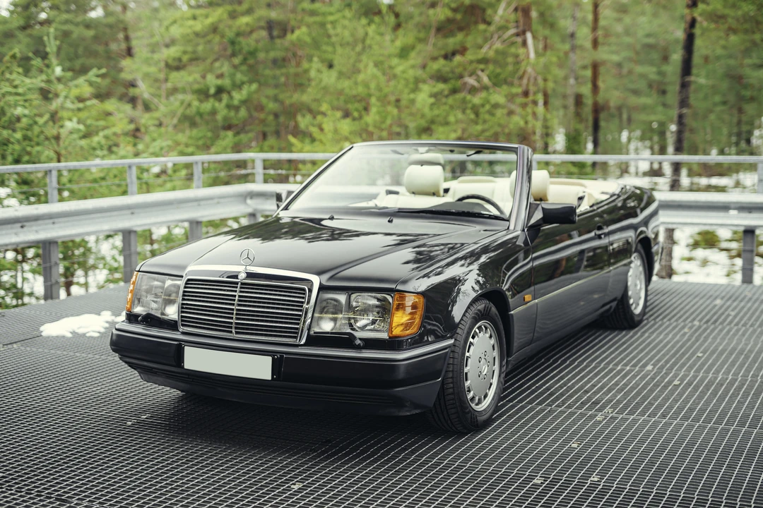1993 Mercedes-Benz W124 E-Class - Image 2 of 31