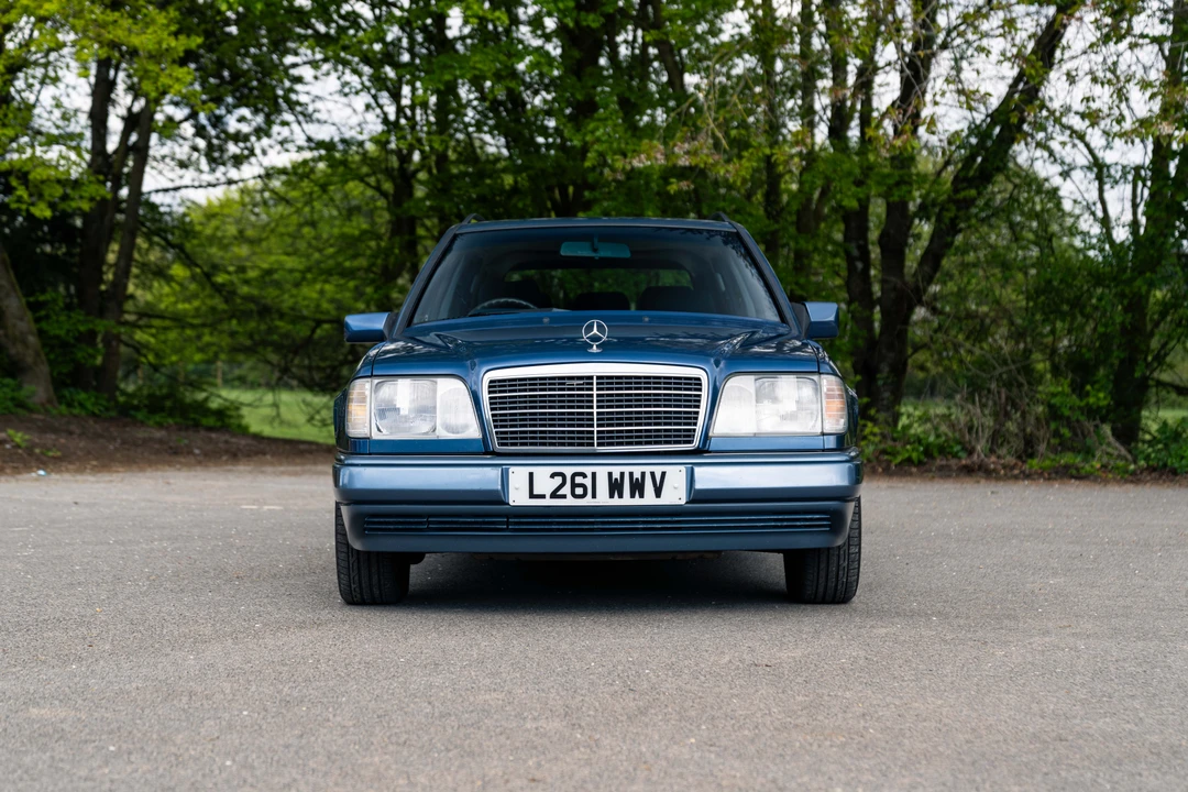 1993 Mercedes-Benz W124 E-Class - Image 2 of 31