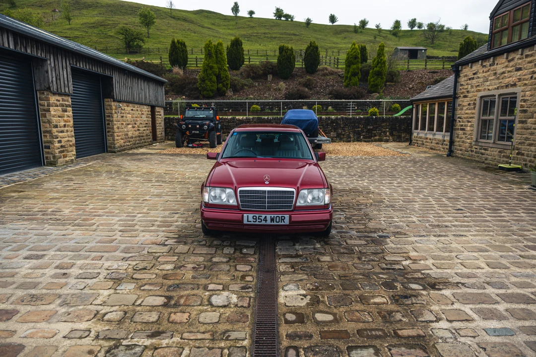 1993 Mercedes-Benz W124 E-Class - Image 2 of 31
