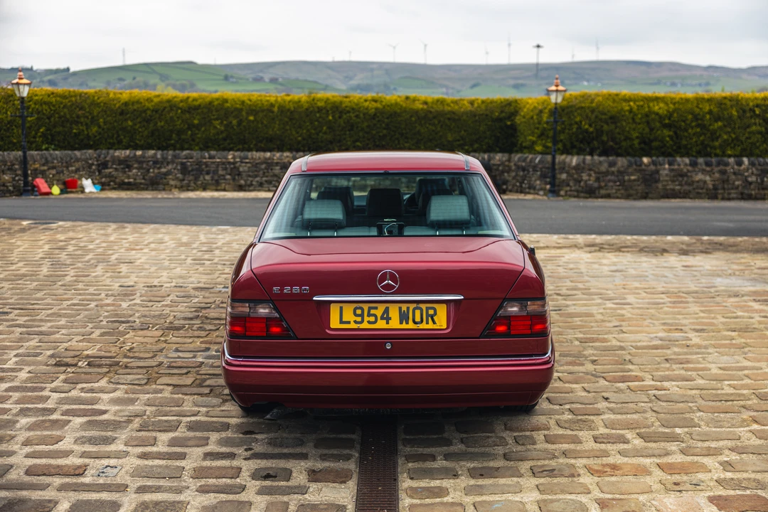 1993 Mercedes-Benz W124 E-Class - Image 13 of 31