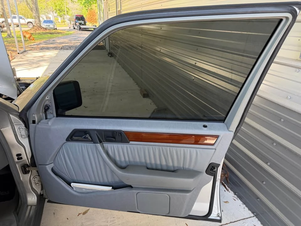 1993 Mercedes-Benz W124 E-Class - Image 16 of 17