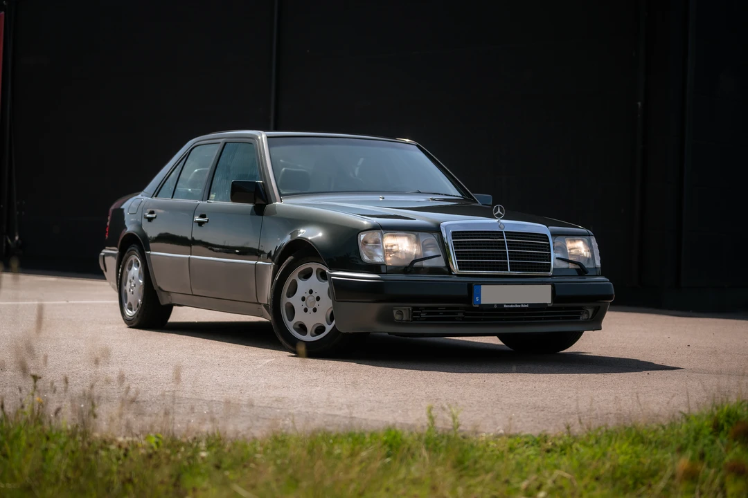 1993 Mercedes-Benz W124 E-Class - Image 2 of 31