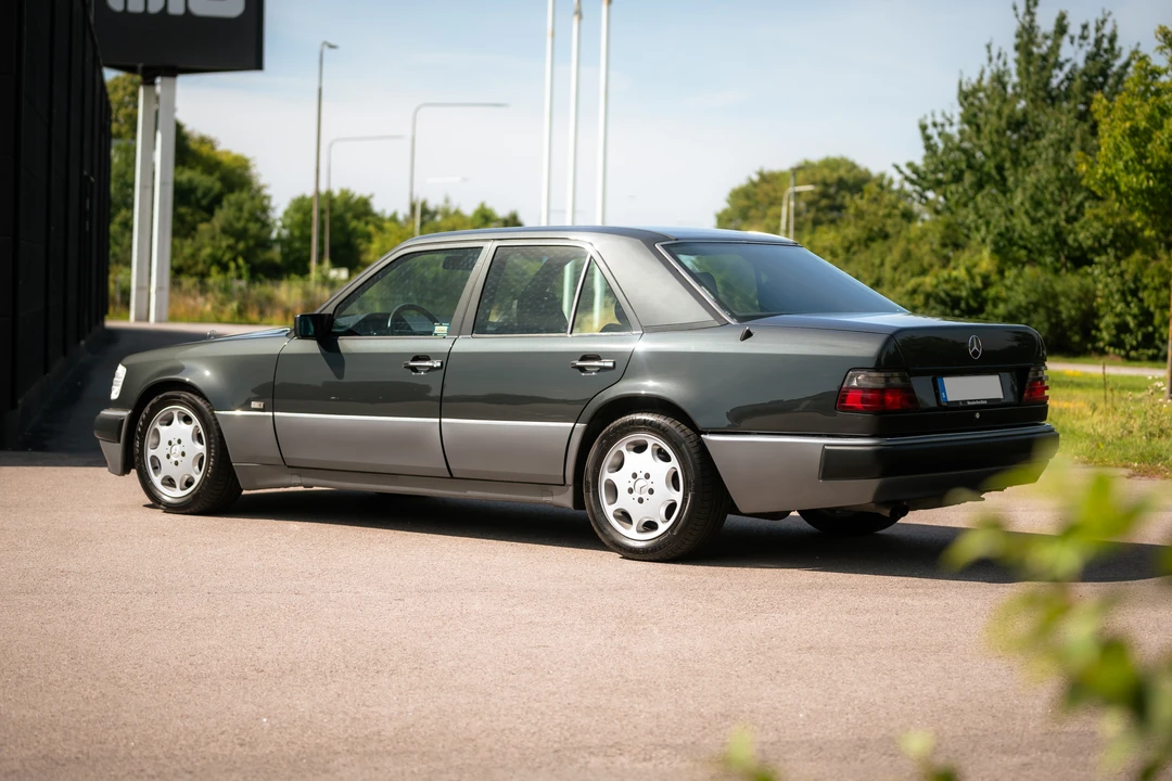 1993 Mercedes-Benz W124 E-Class - Image 8 of 31