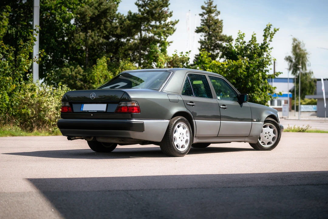 1993 Mercedes-Benz W124 E-Class - Image 18 of 31