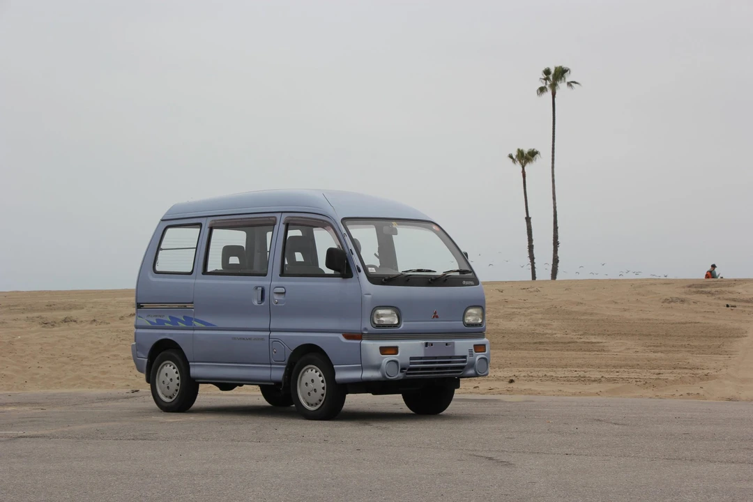 1993 Mitsubishi Minicab 5th Gen - Image 17 of 31