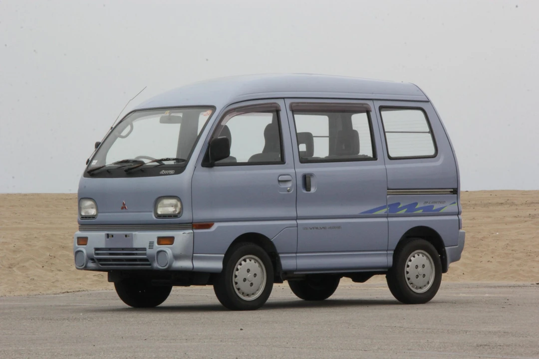 1993 Mitsubishi Minicab 5th Gen - Image 3 of 31