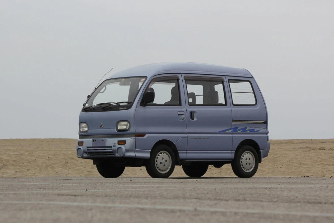1993 Mitsubishi Minicab 5th Gen - Image 4 of 31