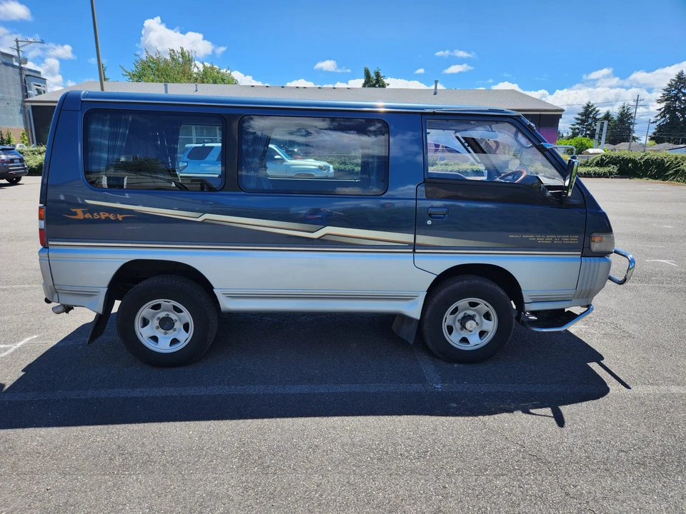 1993 Mitsubishi Delica 2nd Gen - Image 21 of 31