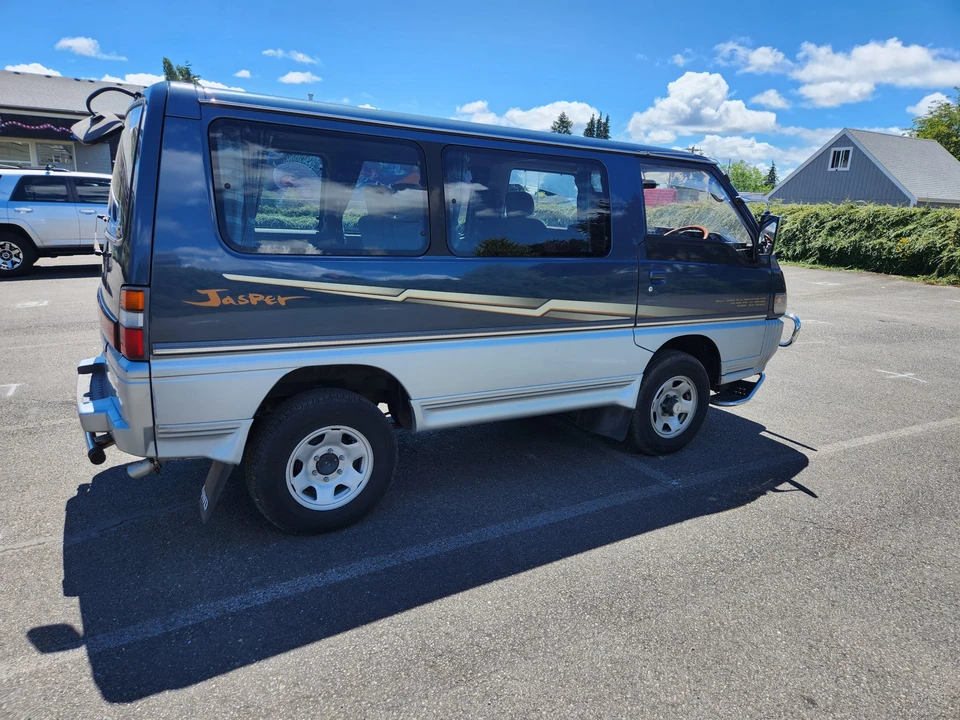 1993 Mitsubishi Delica 2nd Gen - Image 23 of 31