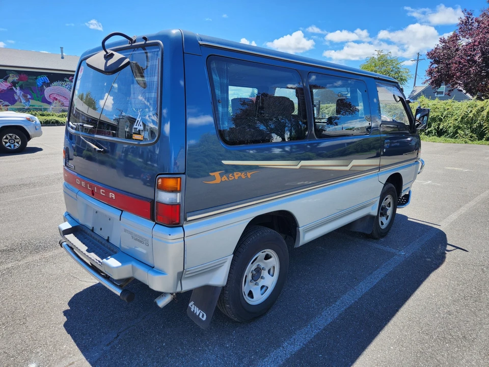 1993 Mitsubishi Delica 2nd Gen - Image 25 of 31