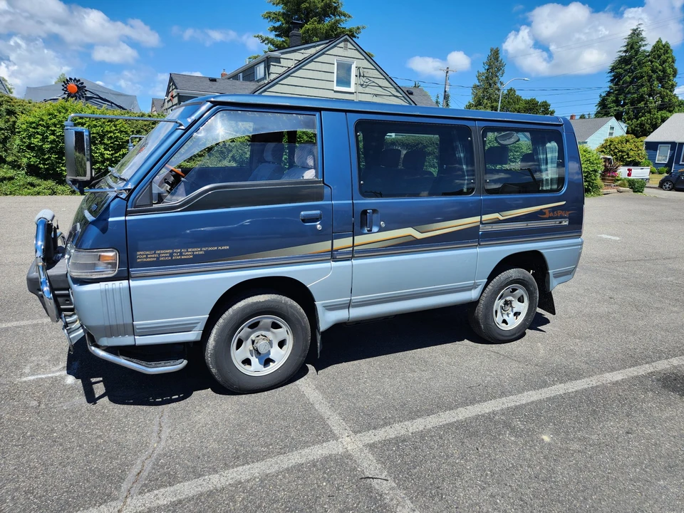 1993 Mitsubishi Delica 2nd Gen - Image 2 of 31