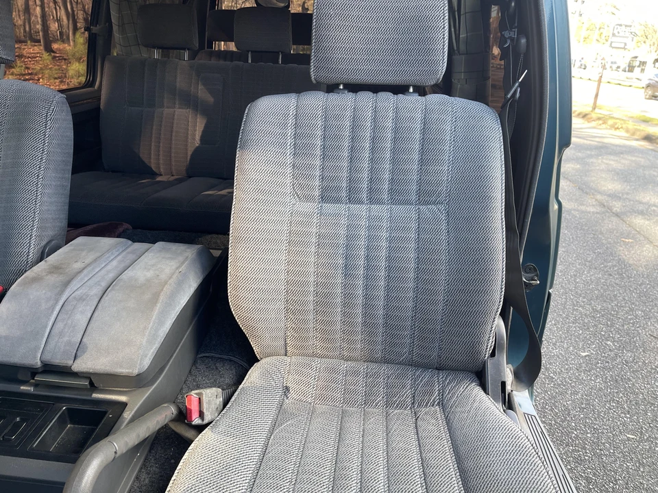 1993 Mitsubishi Delica 2nd Gen - Image 28 of 31
