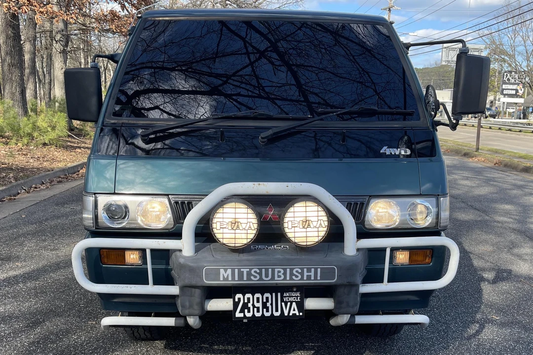 1993 Mitsubishi Delica 2nd Gen - Image 2 of 31