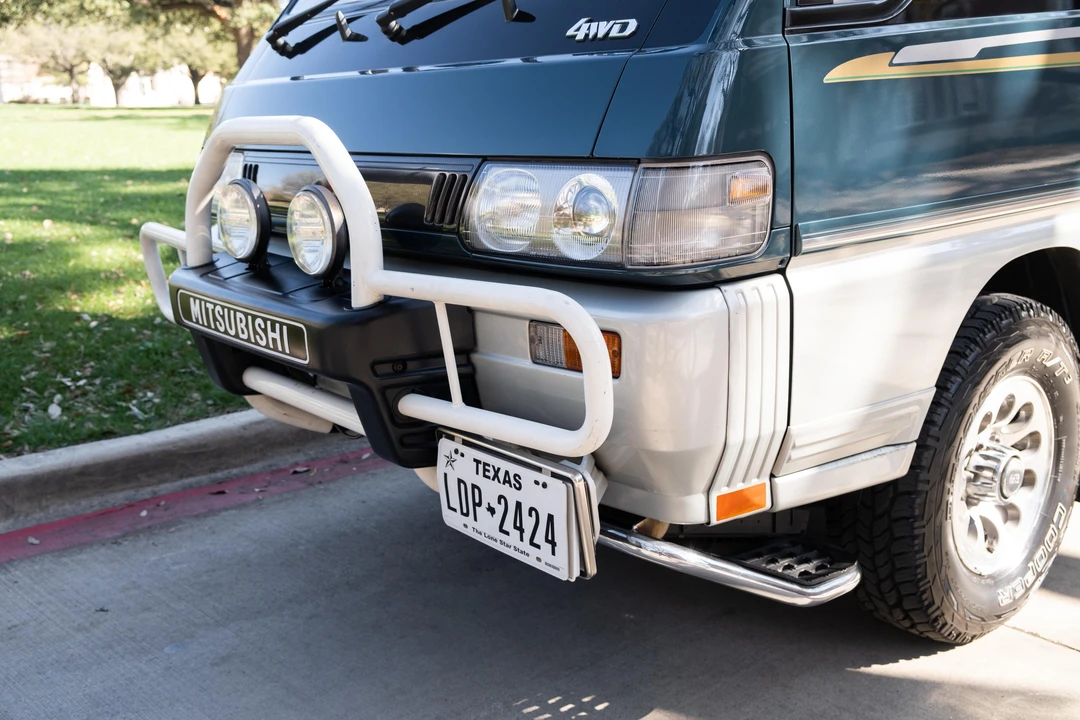 1993 Mitsubishi Delica 2nd Gen - Image 14 of 31