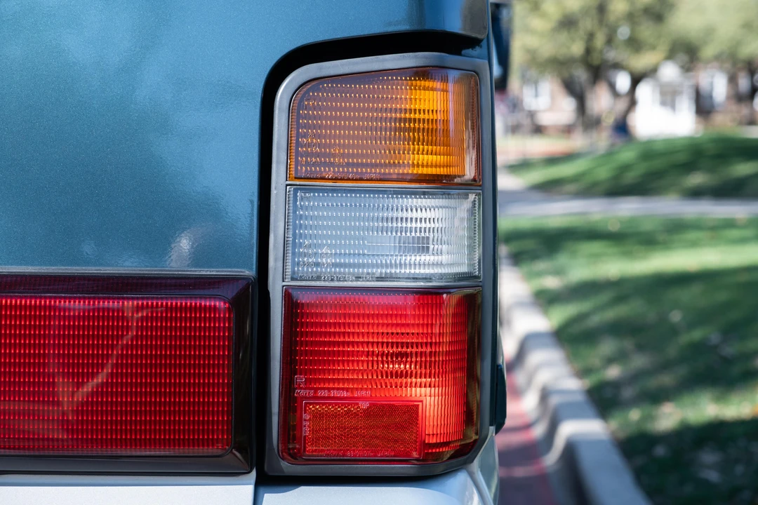 1993 Mitsubishi Delica 2nd Gen - Image 27 of 31