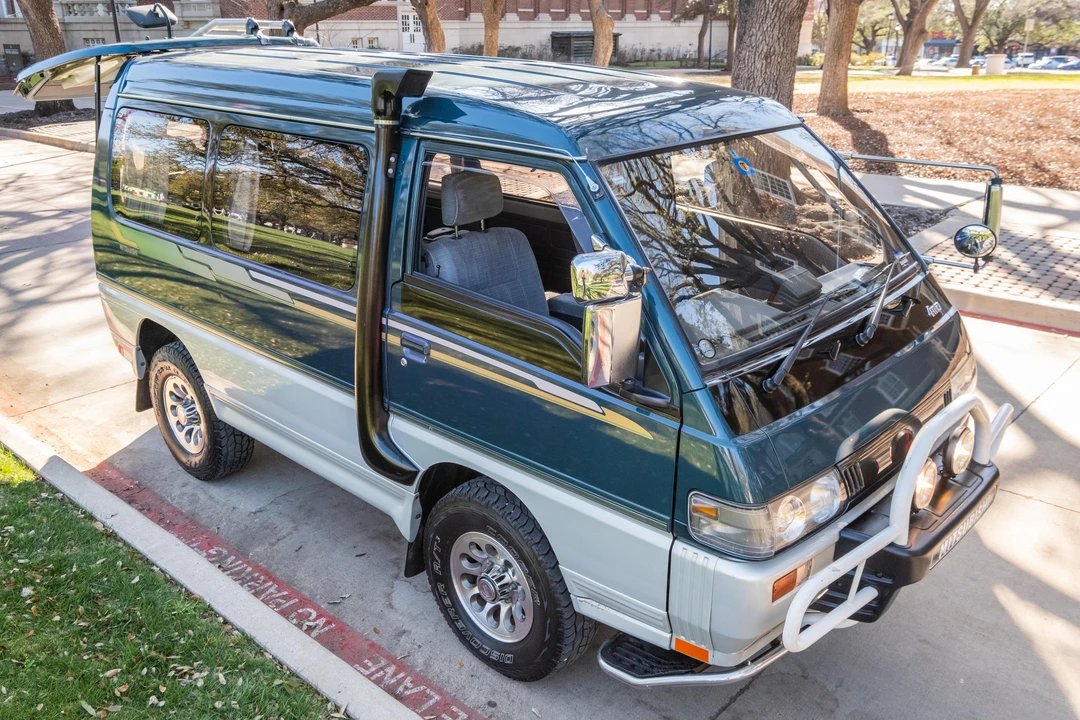 1993 Mitsubishi Delica 2nd Gen - Image 9 of 31
