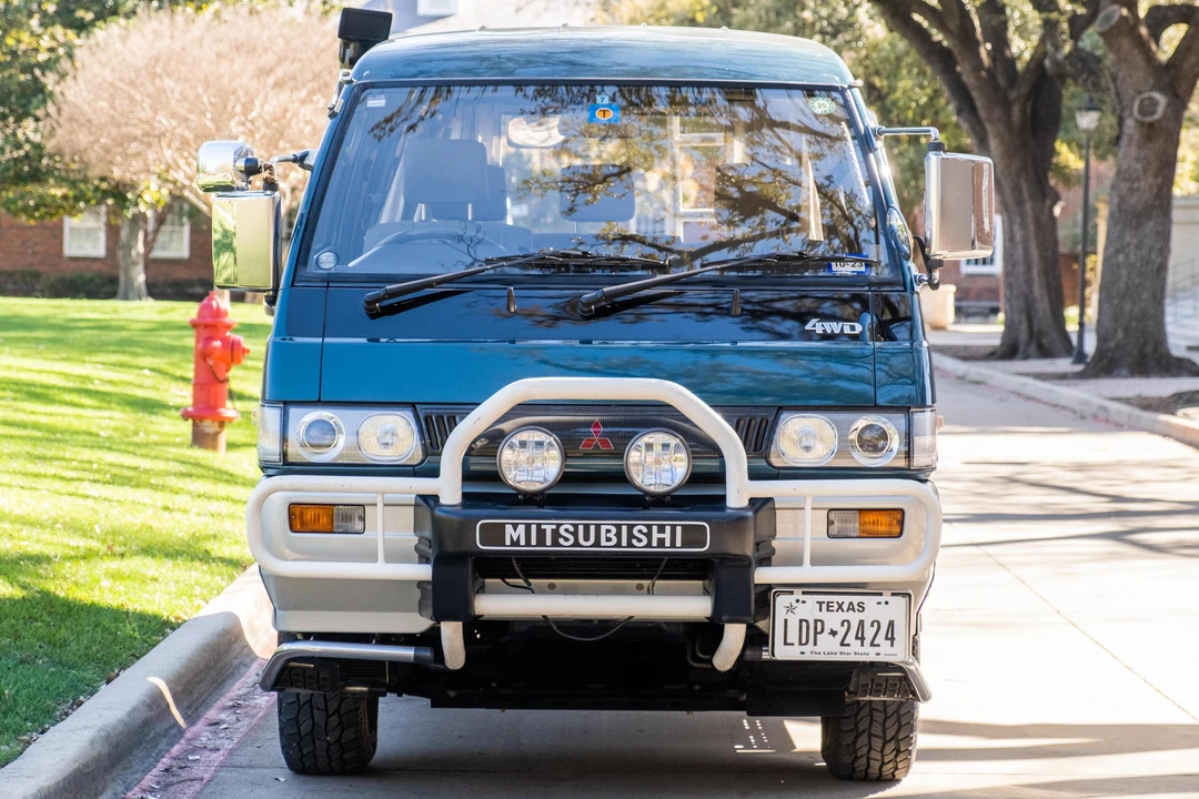 1993 Mitsubishi Delica 2nd Gen - Image 2 of 31