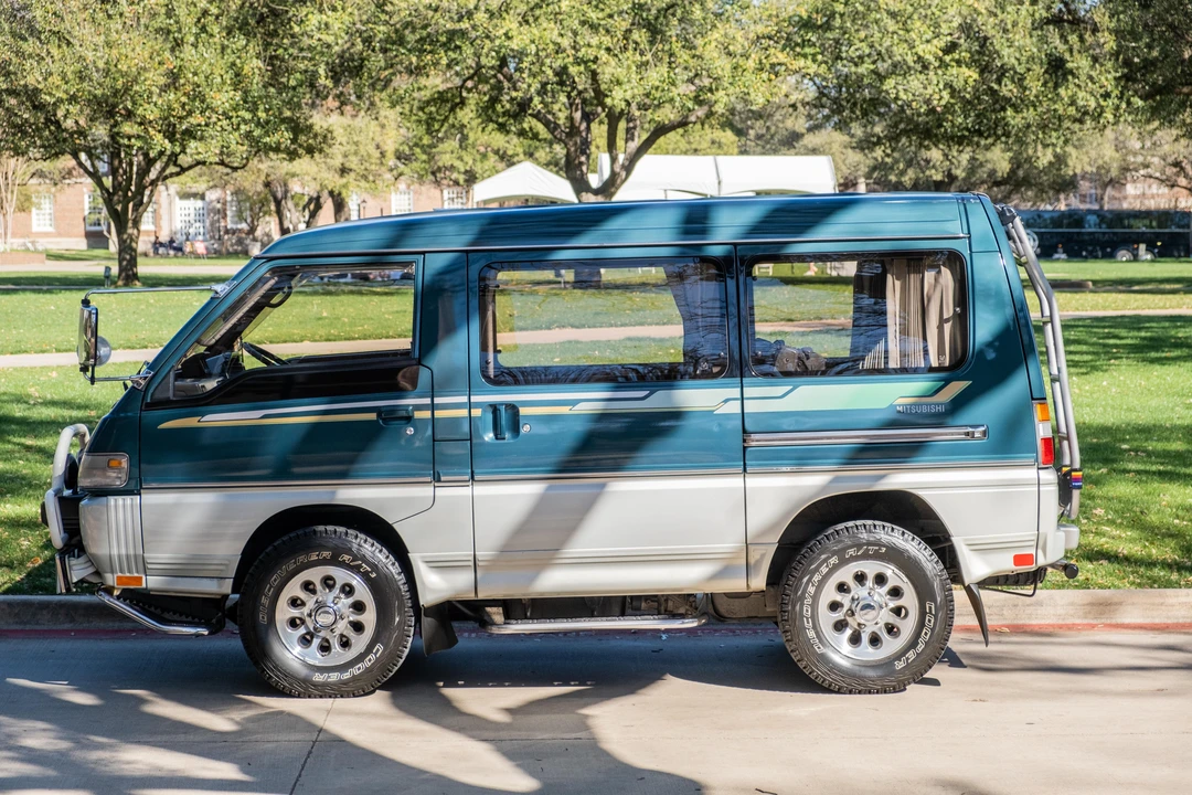 1993 Mitsubishi Delica 2nd Gen - Image 6 of 31