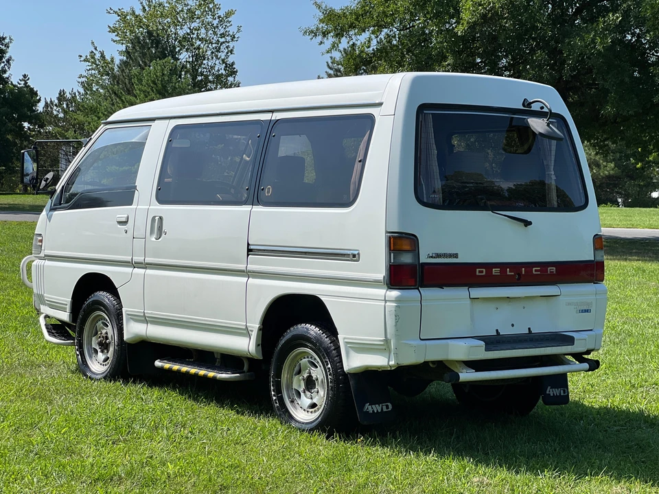 1993 Mitsubishi Delica 3rd Gen - Image 10 of 31
