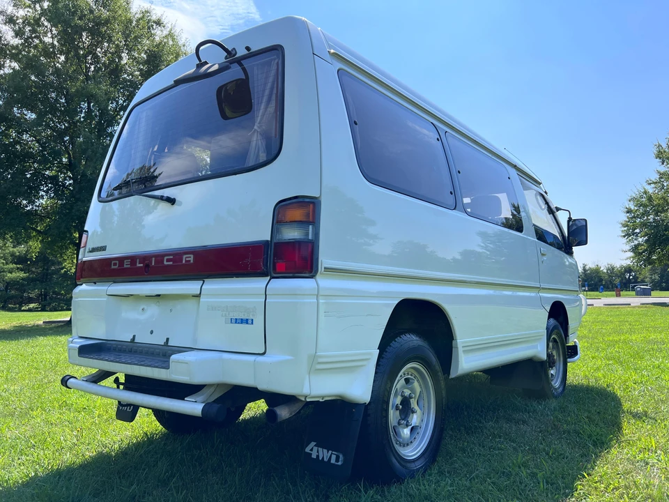 1993 Mitsubishi Delica 3rd Gen - Image 18 of 31