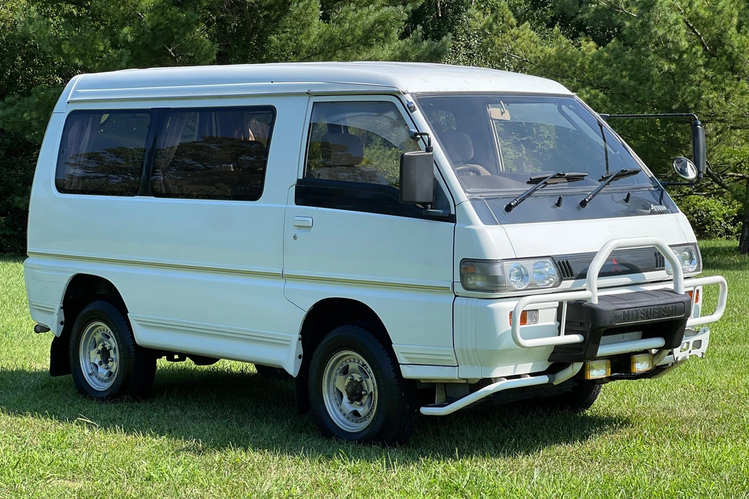 1993 Mitsubishi Delica 3rd Gen - Image 2 of 31