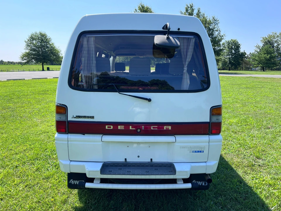 1993 Mitsubishi Delica 3rd Gen - Image 14 of 31