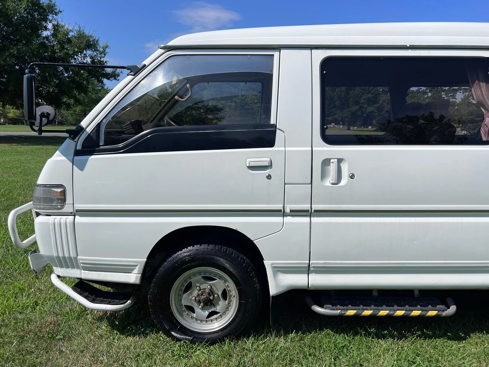 1993 Mitsubishi Delica 3rd Gen - Image 27 of 31