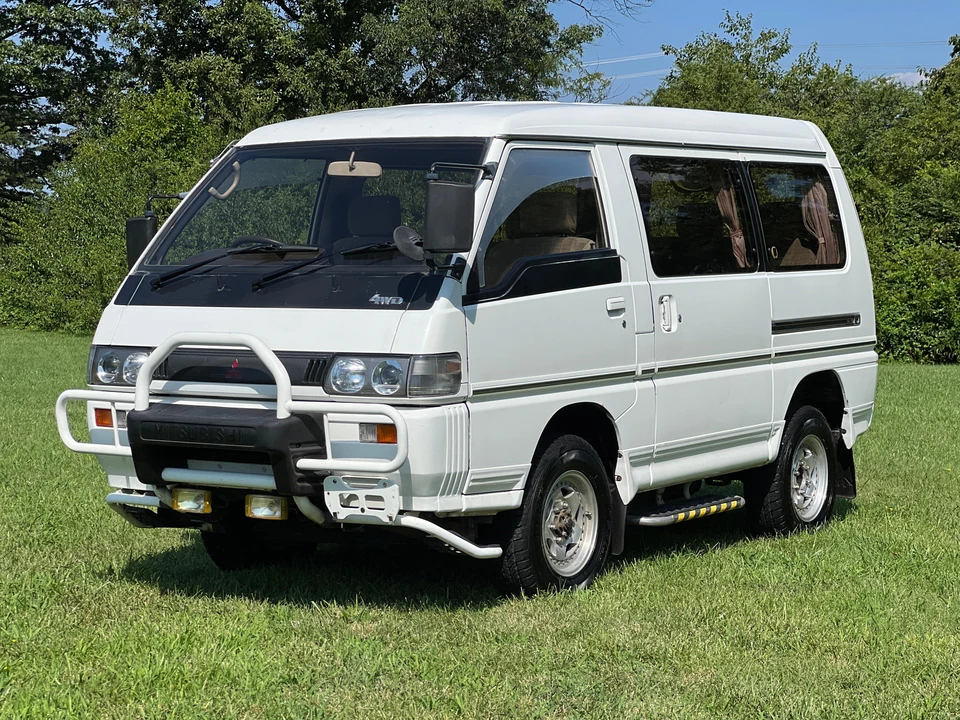 1993 Mitsubishi Delica 3rd Gen - Image 7 of 31