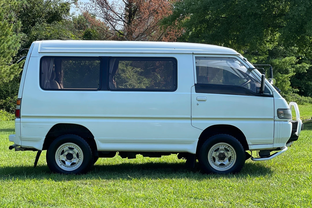 1993 Mitsubishi Delica 3rd Gen - Image 3 of 31
