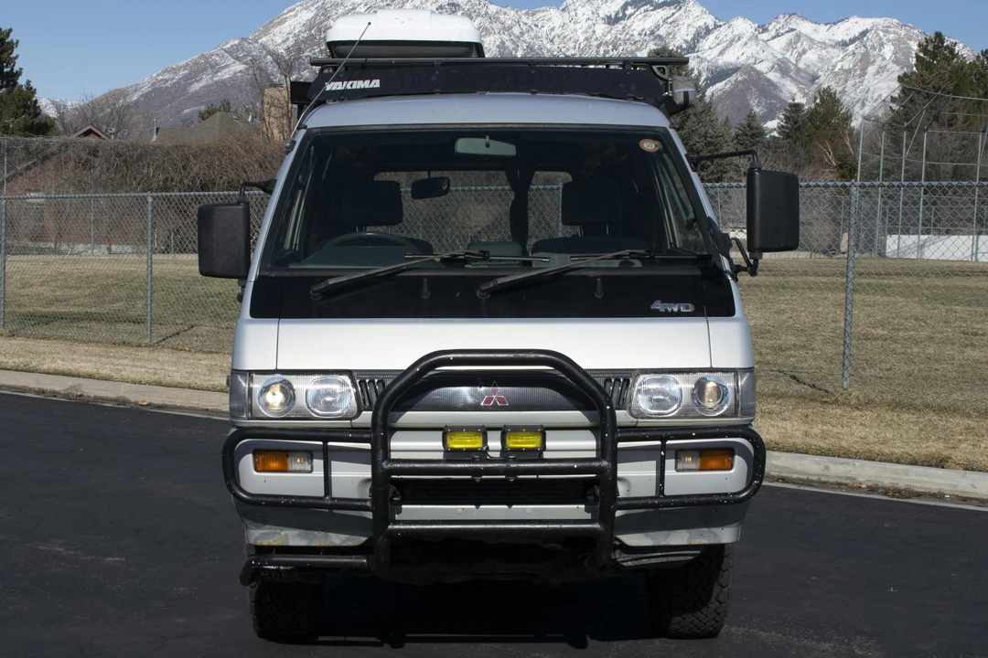 1993 Mitsubishi Delica 2nd Gen - Image 2 of 31