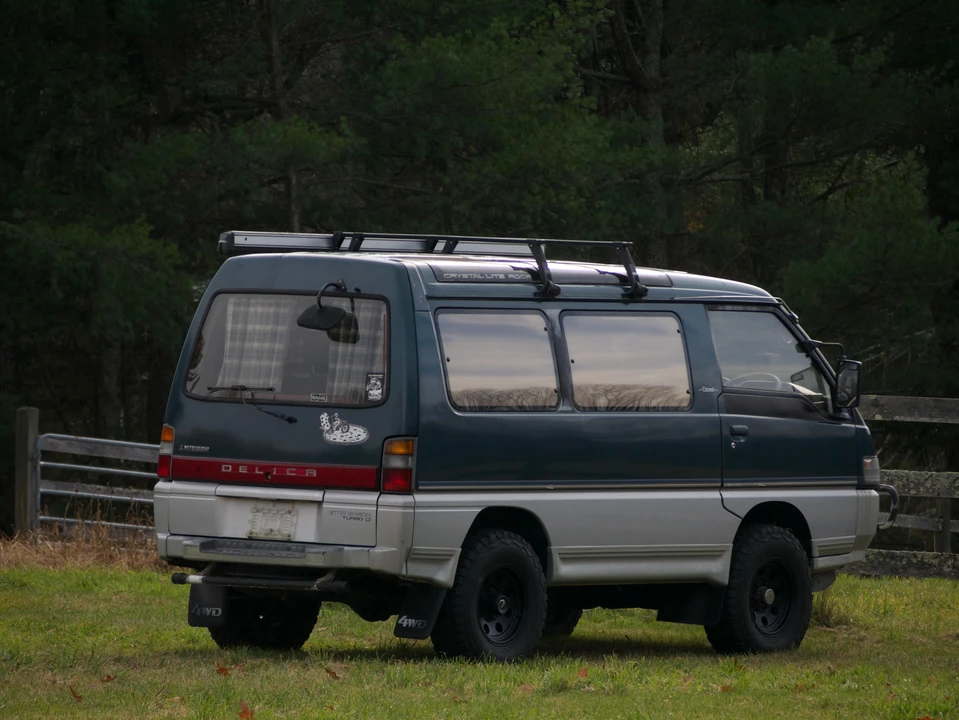 1993 Mitsubishi Delica 3rd Gen - Image 21 of 31
