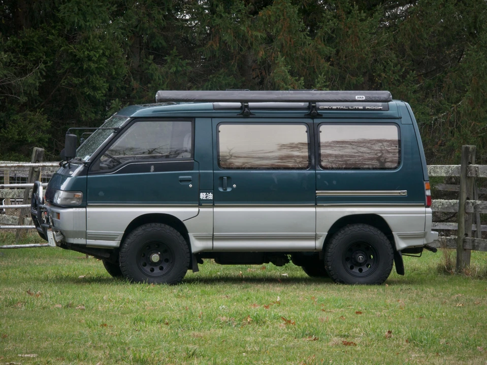 1993 Mitsubishi Delica 3rd Gen - Image 14 of 31