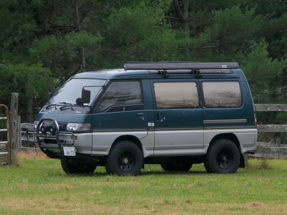 1993 Mitsubishi Delica 3rd Gen - Image 13 of 31