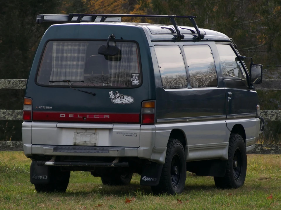 1993 Mitsubishi Delica 3rd Gen - Image 4 of 31