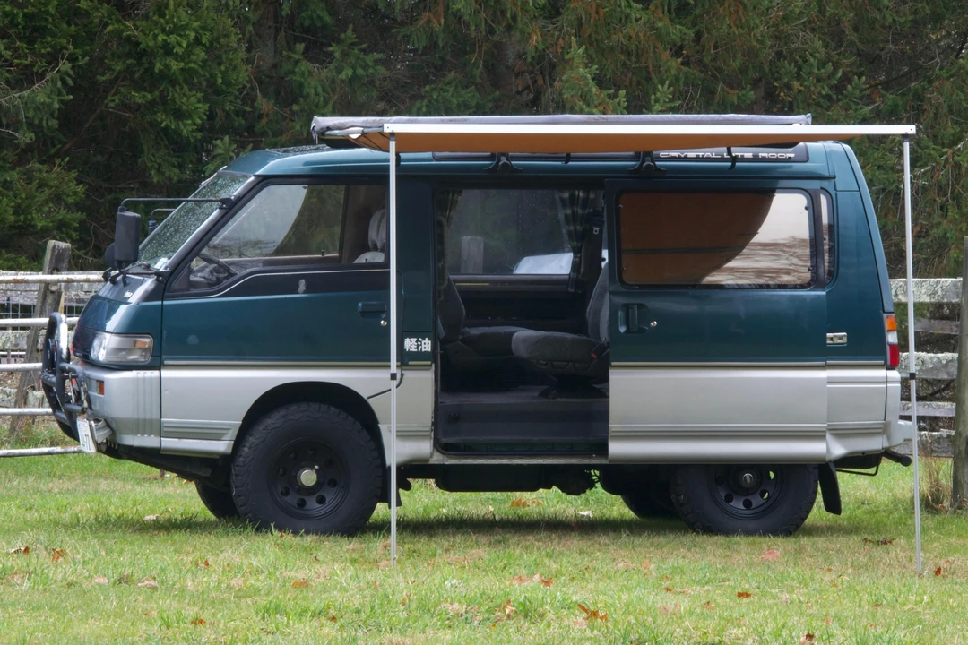 1993 Mitsubishi Delica 3rd Gen - Image 3 of 31