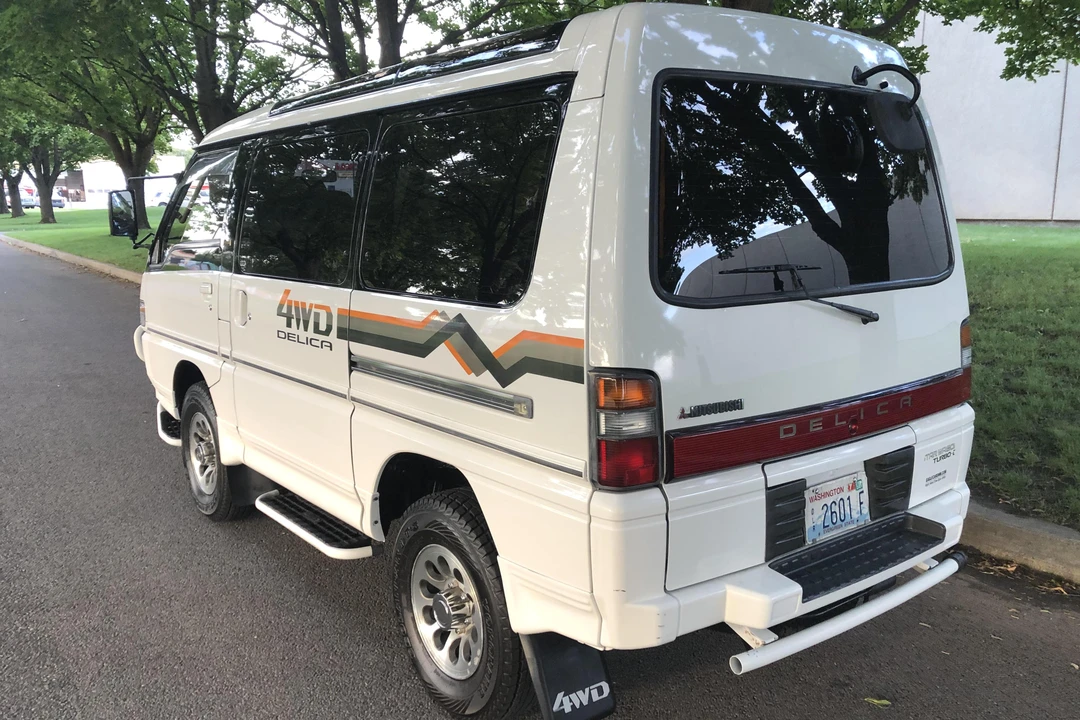 1993 Mitsubishi Delica 2nd Gen - Image 4 of 31
