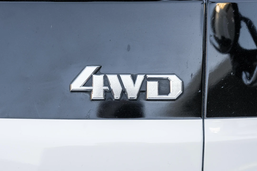 1993 Mitsubishi Delica 2nd Gen - Image 14 of 31