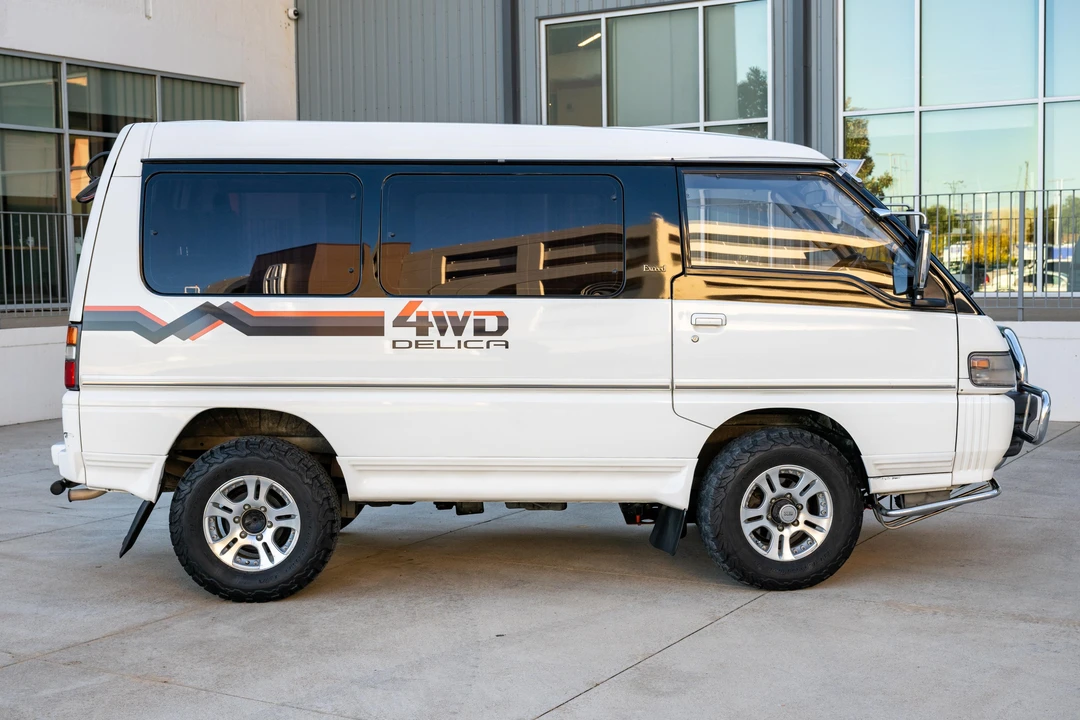1993 Mitsubishi Delica 2nd Gen - Image 8 of 31